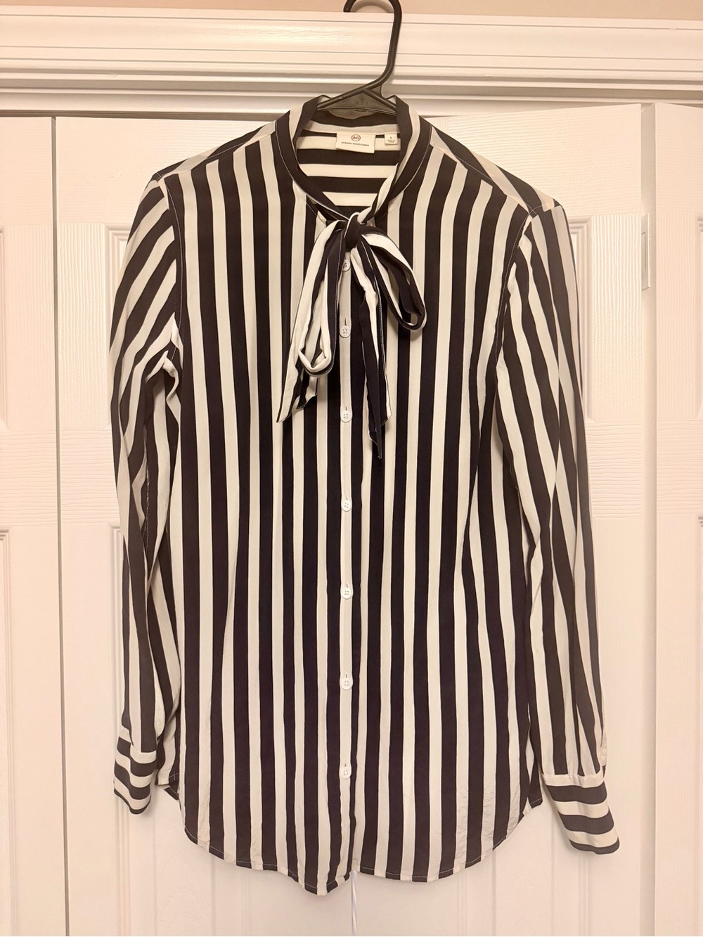AG Adriano Goldschmied Women’s Navy and White Striped Tie-Neck Blouse